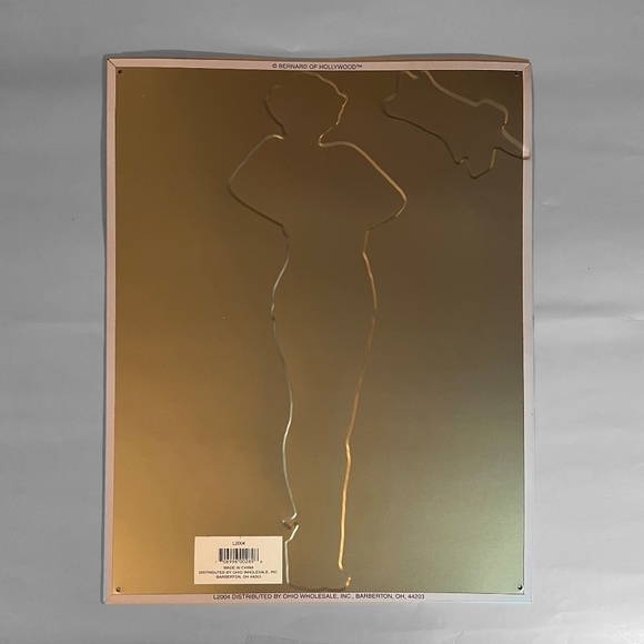 Marilyn Monroe "Bernard of Hollywood" Metal Sign - Picture 2 of 2
